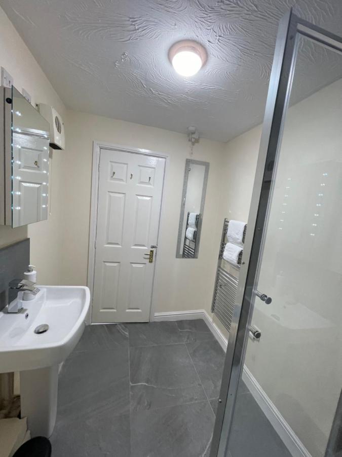 The Regency Entire 1 Bedroom Flat Accomodation Leicester Dış mekan fotoğraf